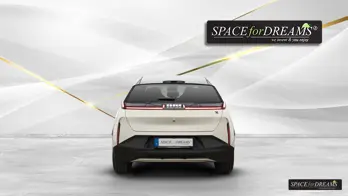  Ici, vous voyez le matelas pliable SPACEBED® de couleur beige astucieusement installé et préparé dans le Zeekr X.